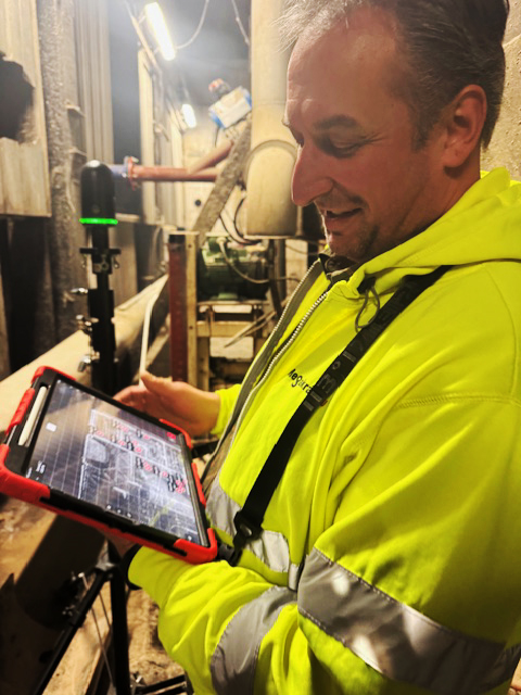 Pávics Attila munkában